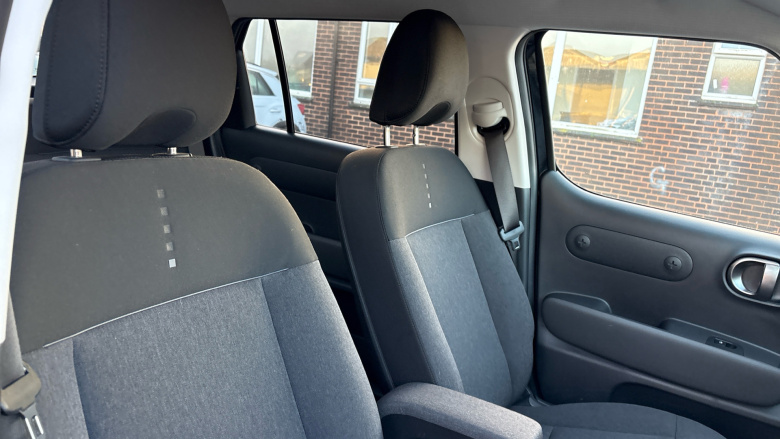 Hyundai INSTER 85kW 02 49kWh 5dr Auto Electric Hatchback